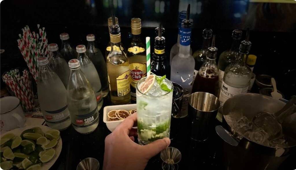 Cocktail Bar Service Melboune 1043 x 600 px